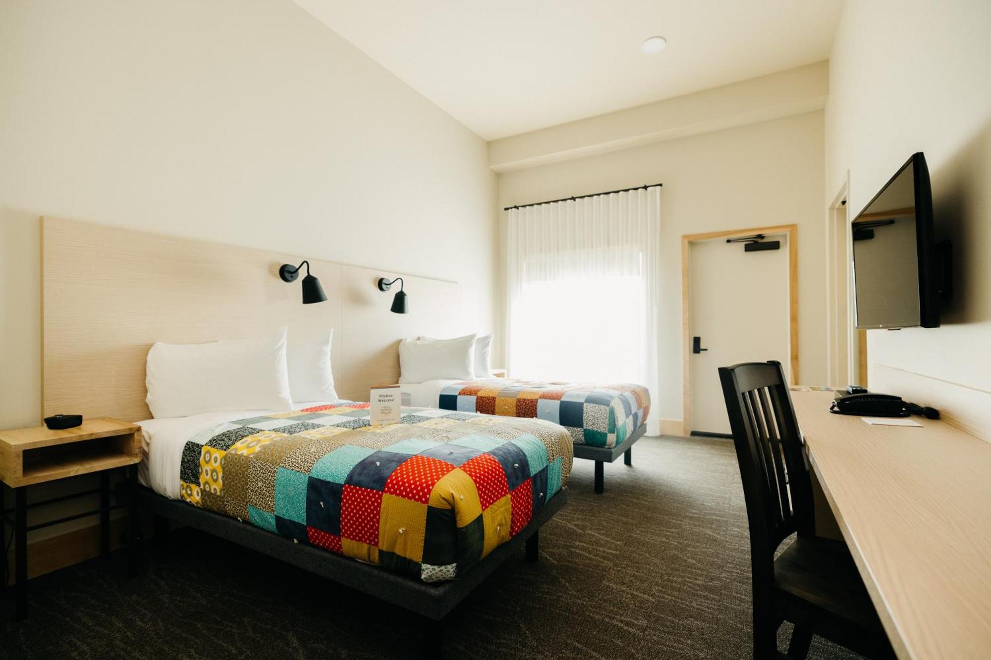 Metis Crossing Hotel Smoky Lake Ngoại thất bức ảnh