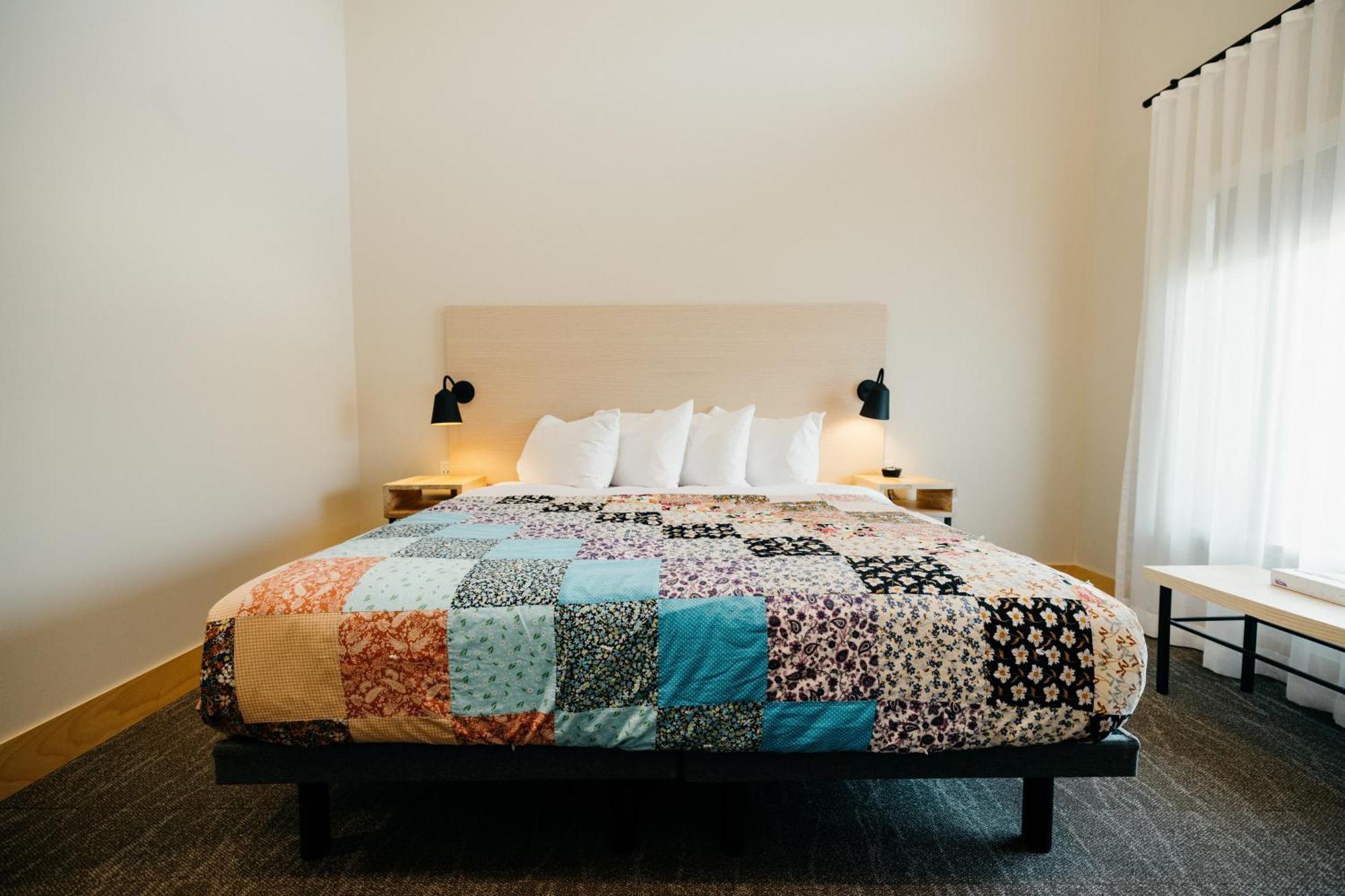 Metis Crossing Hotel Smoky Lake Ngoại thất bức ảnh